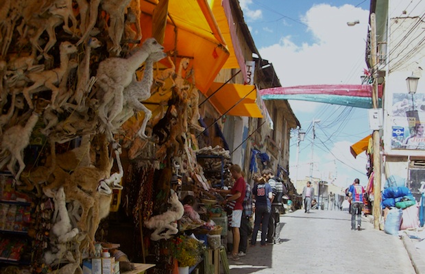 mercado das bruxas la paz bolivia