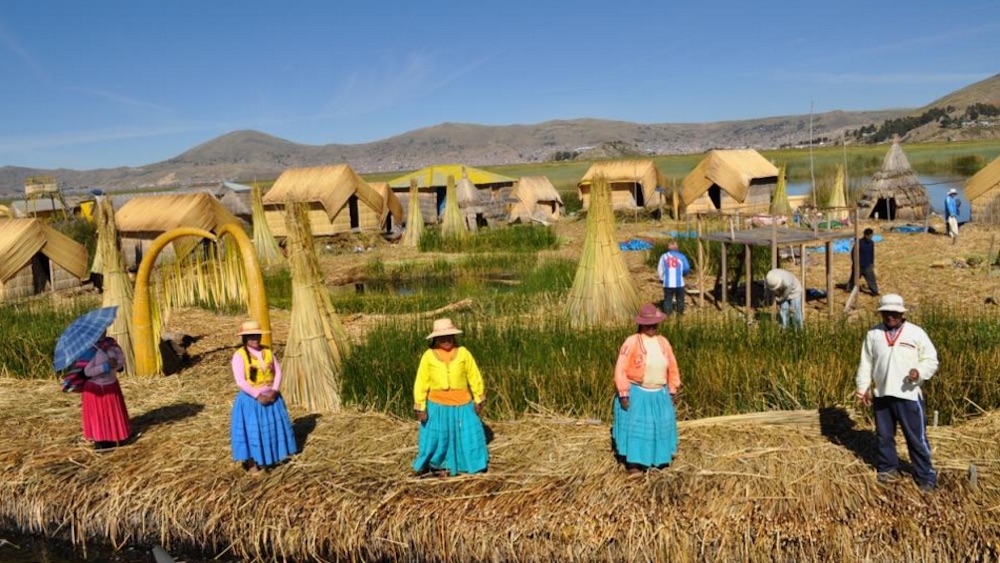 Um incrível hotel flutuante no Lago Titicaca