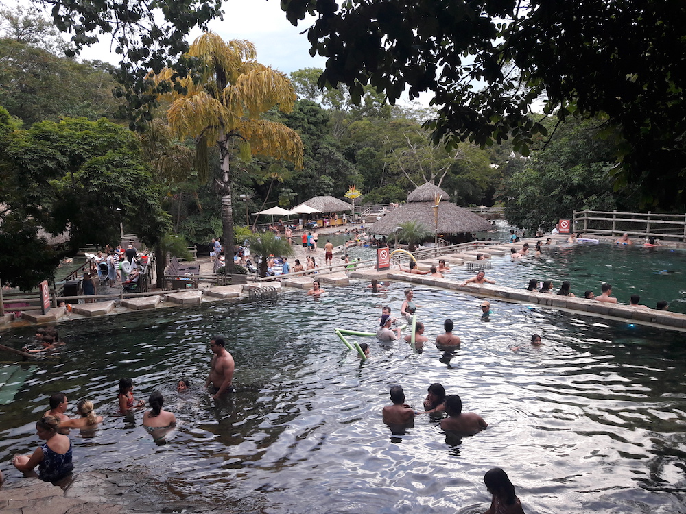 piscina hotel pousada do rio quente