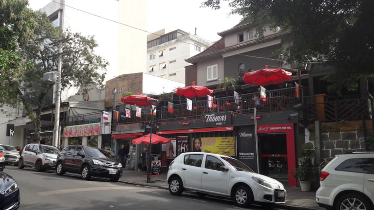 Bairro Moinhos de Vento: luxo, cerveja e café em Porto Alegre