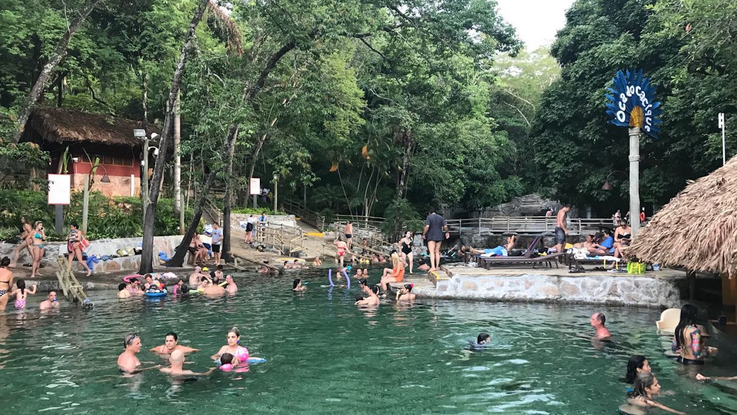Calorão no DF: brasilienses aproveitam para se refrescar na Água
