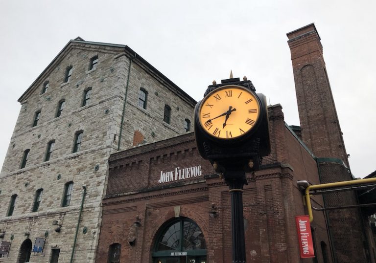 Distillery District, bairro histórico para comer e beber em Toronto