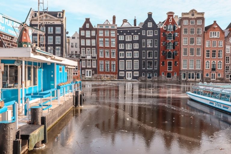 11 hotéis em barcos criativos e luxuosos em Amsterdam