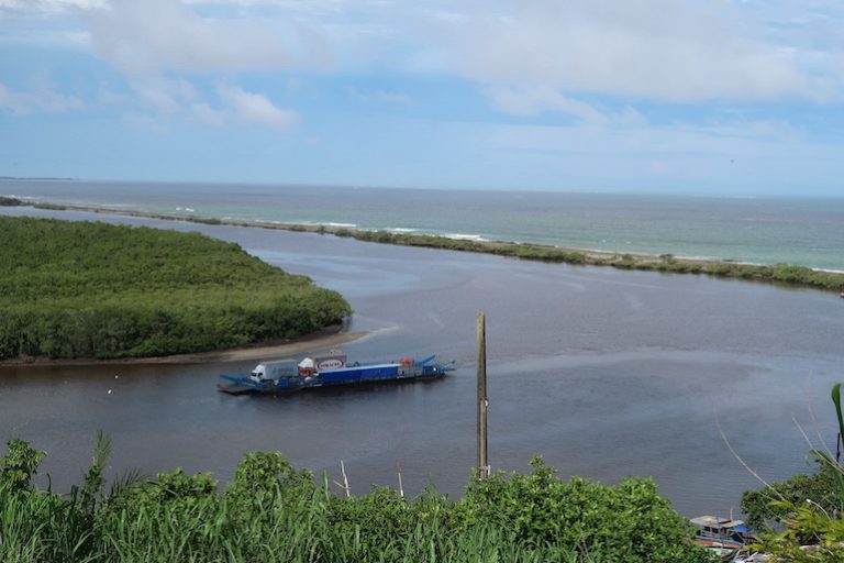Como chegar em Santo André, Bahia: travessia de balsa e estradas