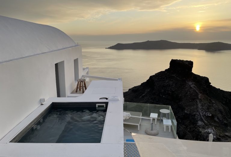 Onde ficar em Santorini: 7 melhores lugares (praias e cidades)