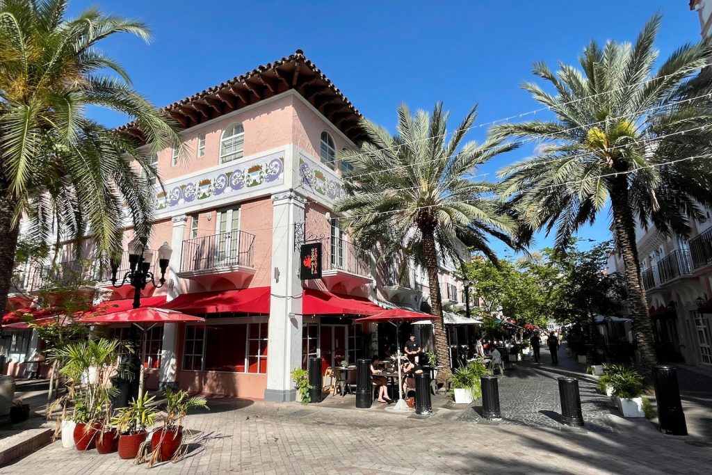 Española Way, área gastronômica de Miami Beach